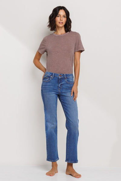 Mid Rise Ultra Stretch Slim Straight.